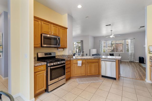 9501 Misty Cove Ln, Elk Grove, CA 95758