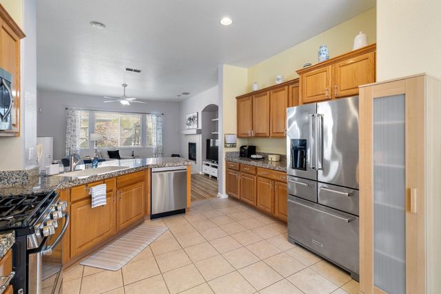 9501 Misty Cove Ln, Elk Grove, CA 95758