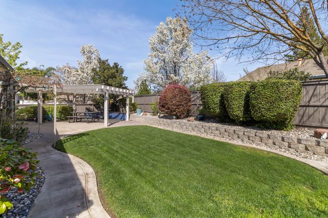 9501 Misty Cove Ln, Elk Grove, CA 95758