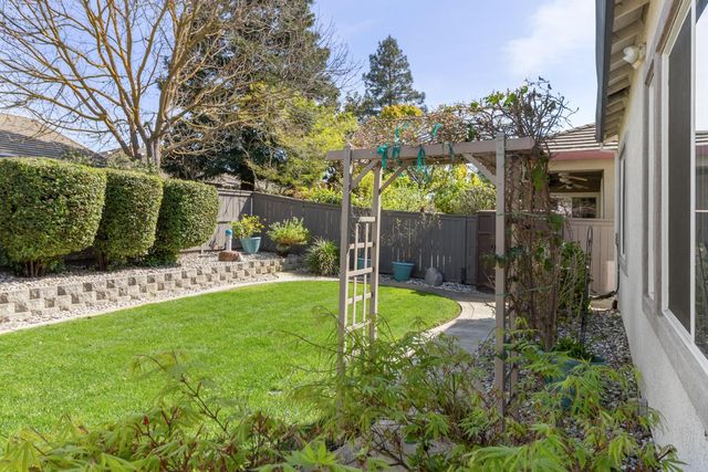 9501 Misty Cove Ln, Elk Grove, CA 95758