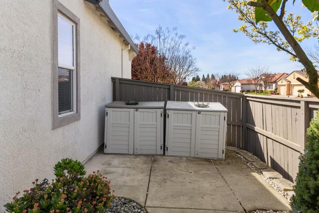 9501 Misty Cove Ln, Elk Grove, CA 95758