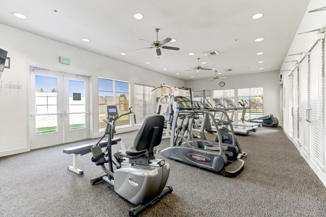 9501 Misty Cove Ln, Elk Grove, CA 95758