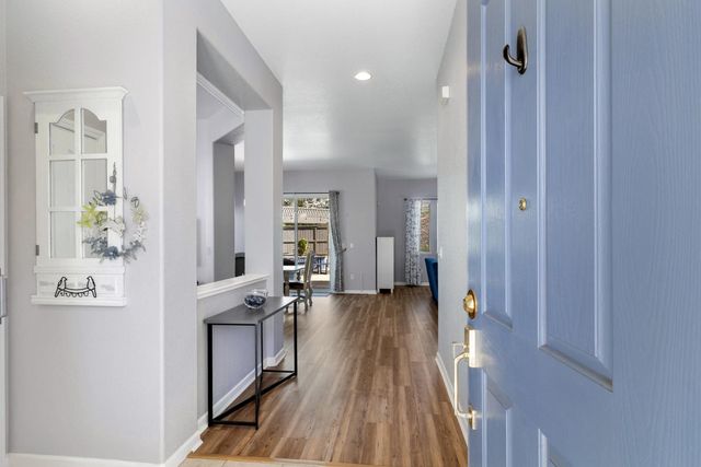 9501 Misty Cove Ln, Elk Grove, CA 95758