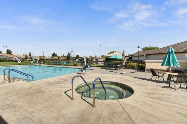 9501 Misty Cove Ln, Elk Grove, CA 95758