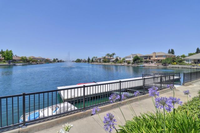 9501 Misty Cove Ln, Elk Grove, CA 95758