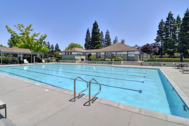 9501 Misty Cove Ln, Elk Grove, CA 95758