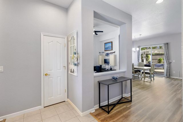 9501 Misty Cove Ln, Elk Grove, CA 95758