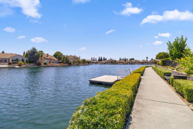 9501 Misty Cove Ln, Elk Grove, CA 95758