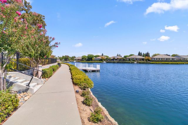 9501 Misty Cove Ln, Elk Grove, CA 95758
