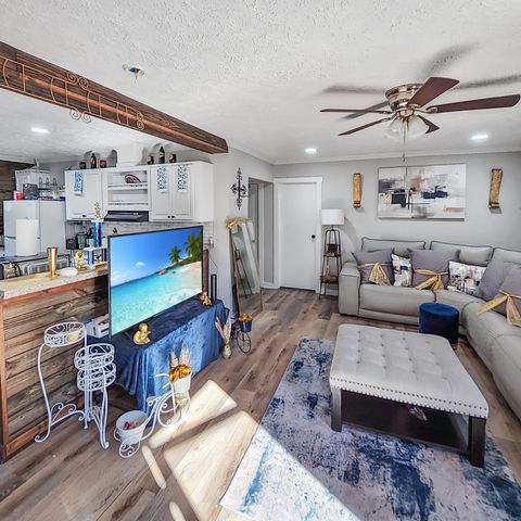 1105 Peacock Street, Manning, SC 29102