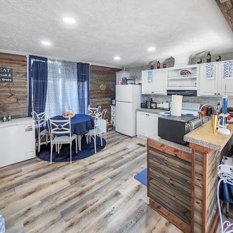 1105 Peacock Street, Manning, SC 29102