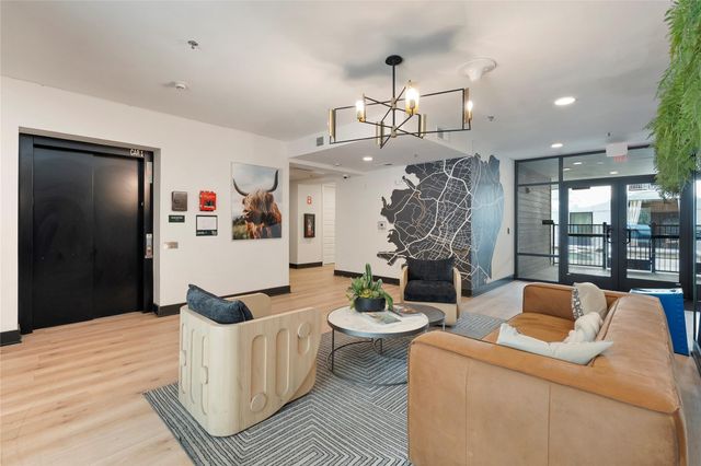 2500 W Longview ST 400, Austin, TX 78705