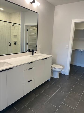 2500 W Longview ST 400, Austin, TX 78705