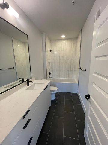 2500 W Longview ST 400, Austin, TX 78705