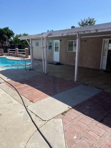 4100 Clara Street, Cudahy, CA 90201