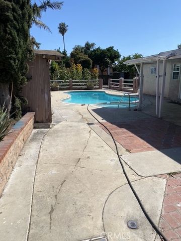 4100 Clara Street, Cudahy, CA 90201