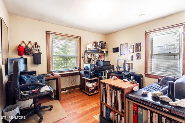 1115 W Parkway Ave, Knoxville, TN 37912