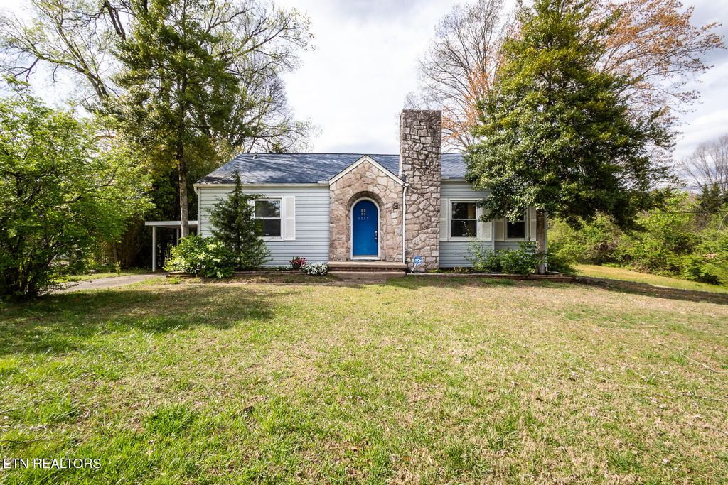 1115 W Parkway Ave, Knoxville, TN 37912