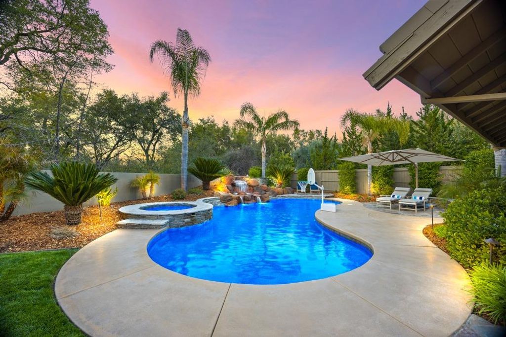 11571 Splitrock Ct, Gold River, CA 95670