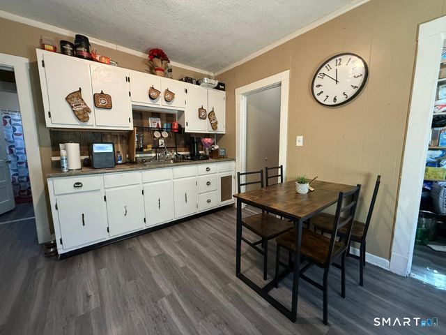 94-96 Hillside Avenue, Hartford, CT 06106