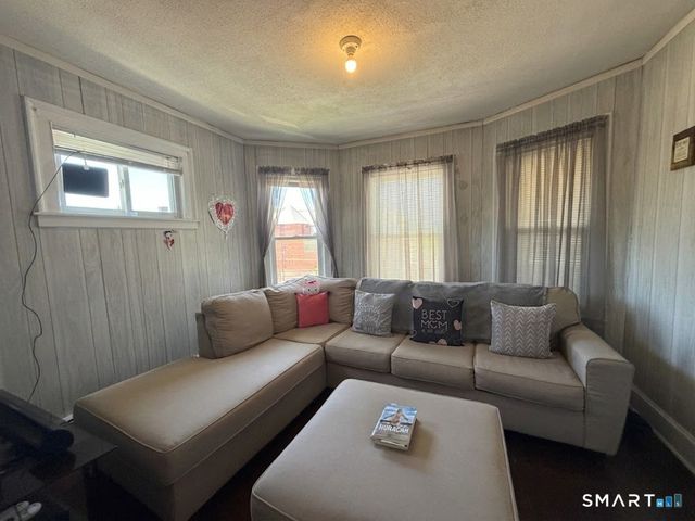 94-96 Hillside Avenue, Hartford, CT 06106