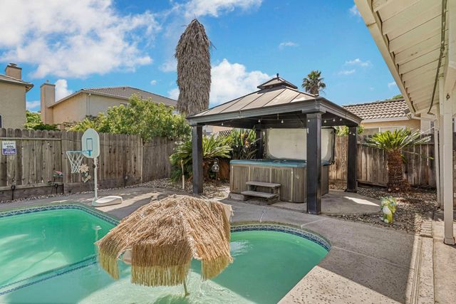 2708 Winged Foot Way, Modesto, CA 95355