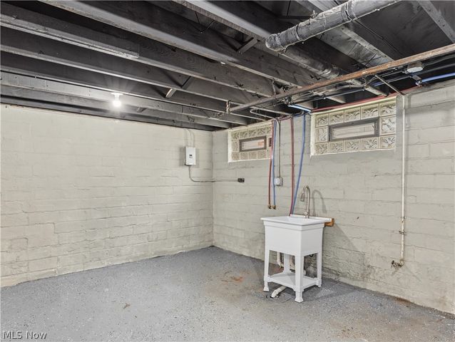 18104 Hiller Avenue, Cleveland, OH 44119