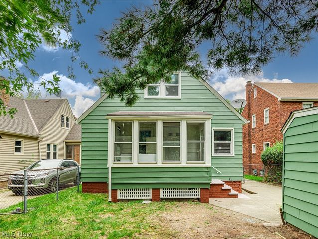18104 Hiller Avenue, Cleveland, OH 44119