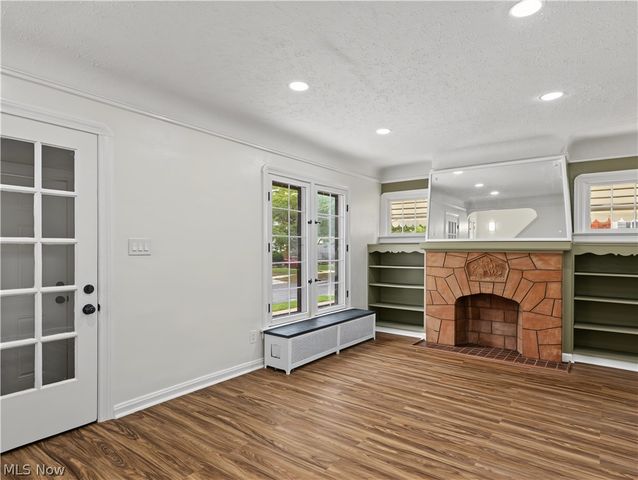 18104 Hiller Avenue, Cleveland, OH 44119