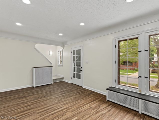 18104 Hiller Avenue, Cleveland, OH 44119