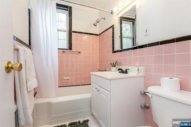 101 Gates Avenue B4, Montclair, NJ 07042