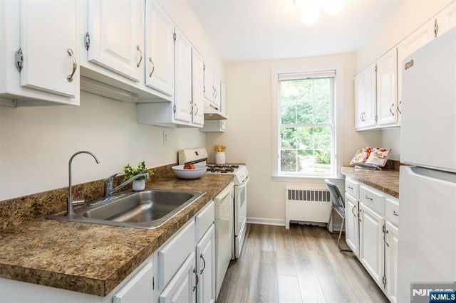 101 Gates Avenue B4, Montclair, NJ 07042