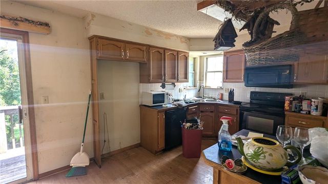 119 S Pelham Path, Raymore, MO 64083