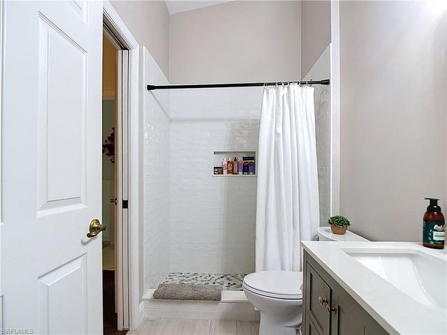 5600 Northboro DR 201, Naples, FL 34110