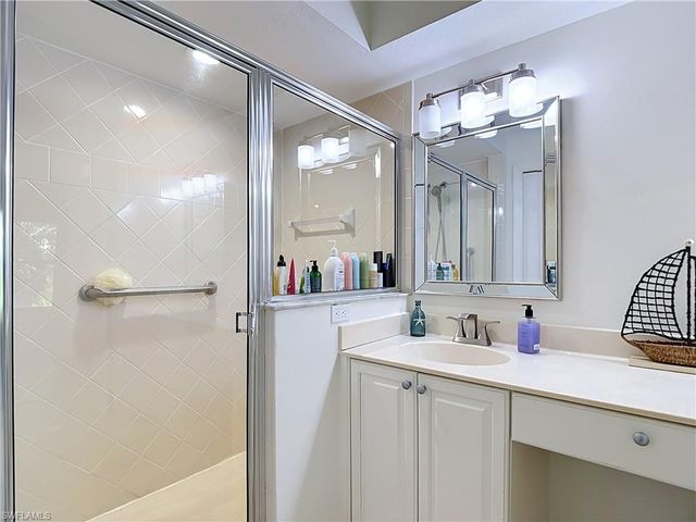 5600 Northboro DR 201, Naples, FL 34110