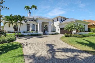 311 Neapolitan WAY, Naples, FL 34103