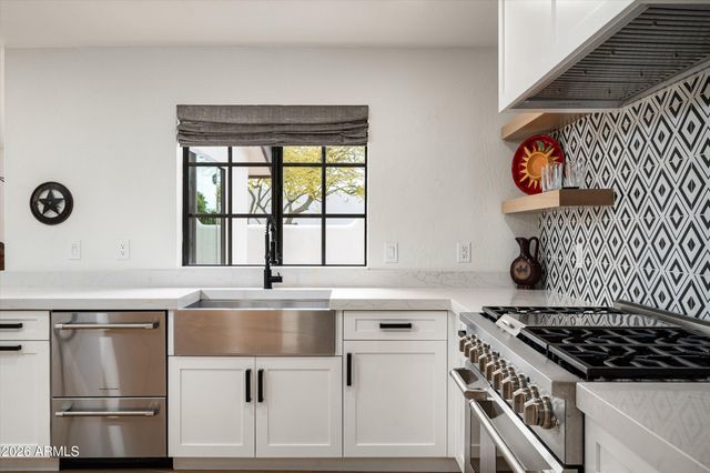 5857 E ONYX Avenue, Paradise Valley, AZ 85253