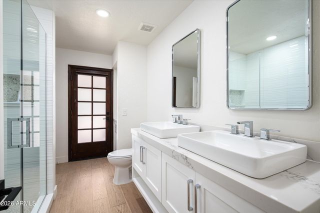 5857 E ONYX Avenue, Paradise Valley, AZ 85253