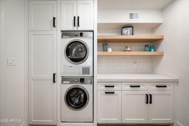 5857 E ONYX Avenue, Paradise Valley, AZ 85253