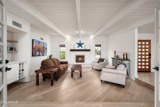 5857 E ONYX Avenue, Paradise Valley, AZ 85253