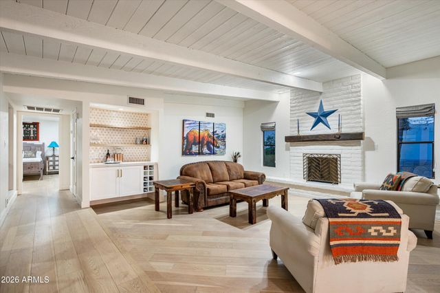 5857 E ONYX Avenue, Paradise Valley, AZ 85253