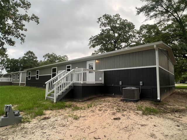 125 Wood Farm Estates Road, Huntsville, TX 77320