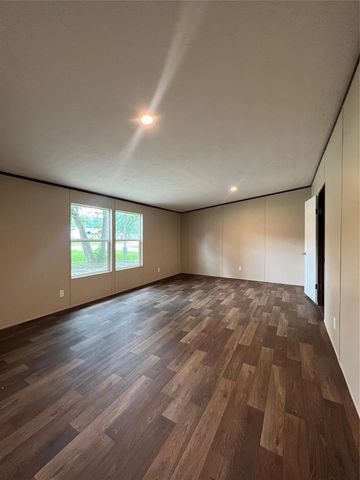 125 Wood Farm Estates Road, Huntsville, TX 77320