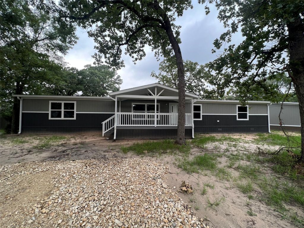 125 Wood Farm Estates Road, Huntsville, TX 77320