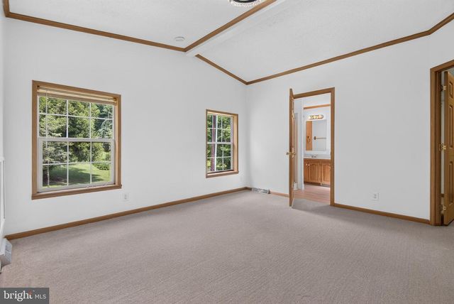 69 GILBERT RD, Red Lion, PA 17356
