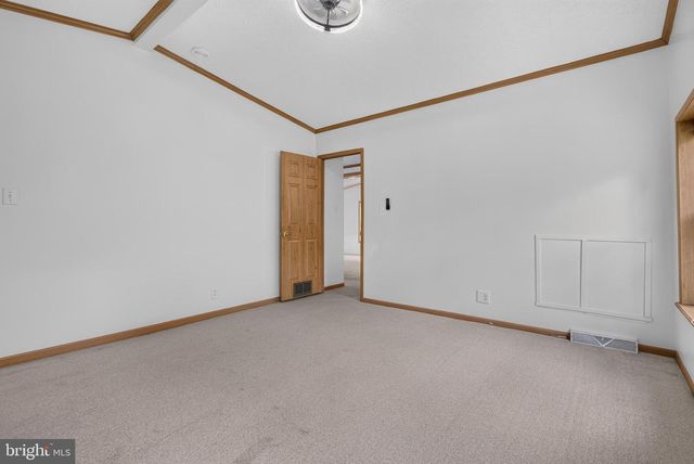 69 GILBERT RD, Red Lion, PA 17356