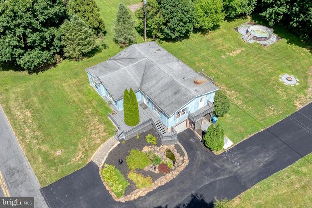 69 GILBERT RD, Red Lion, PA 17356