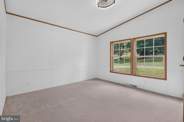 69 GILBERT RD, Red Lion, PA 17356
