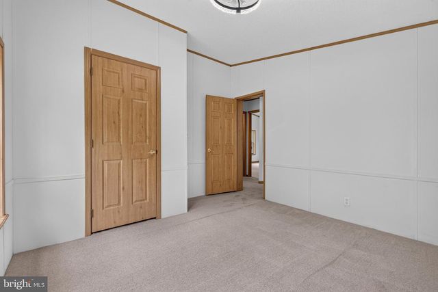 69 GILBERT RD, Red Lion, PA 17356