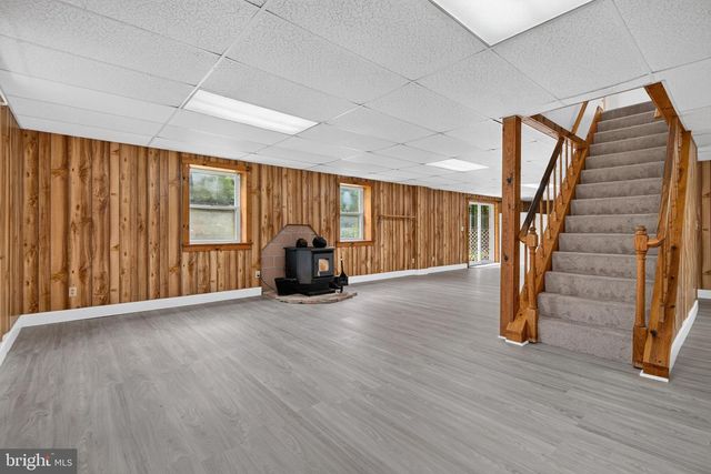 69 GILBERT RD, Red Lion, PA 17356